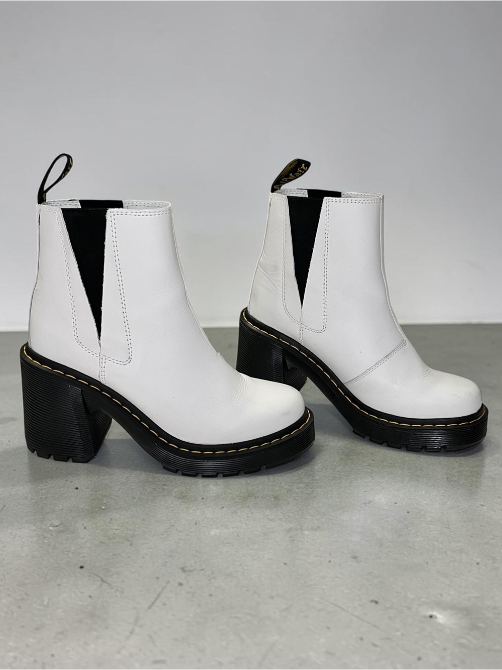 Dr. Martens Spence White Leather Heeled Chelsea Boots Women’s 7